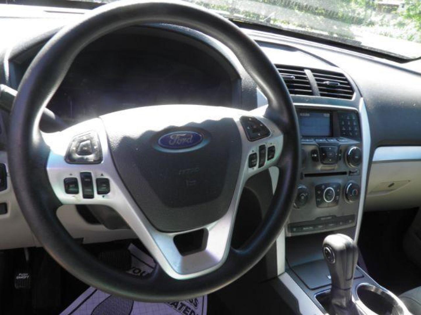 2015 SILVER Ford Explorer Base 4WD (1FM5K8B82FG) with an 3.5L V6 engine, AT transmission, located at 19521 New George's Creek Rd SW, Barton, MD, 21521, (301) 463-2404, 39.524323, -79.017906 - Photo#2