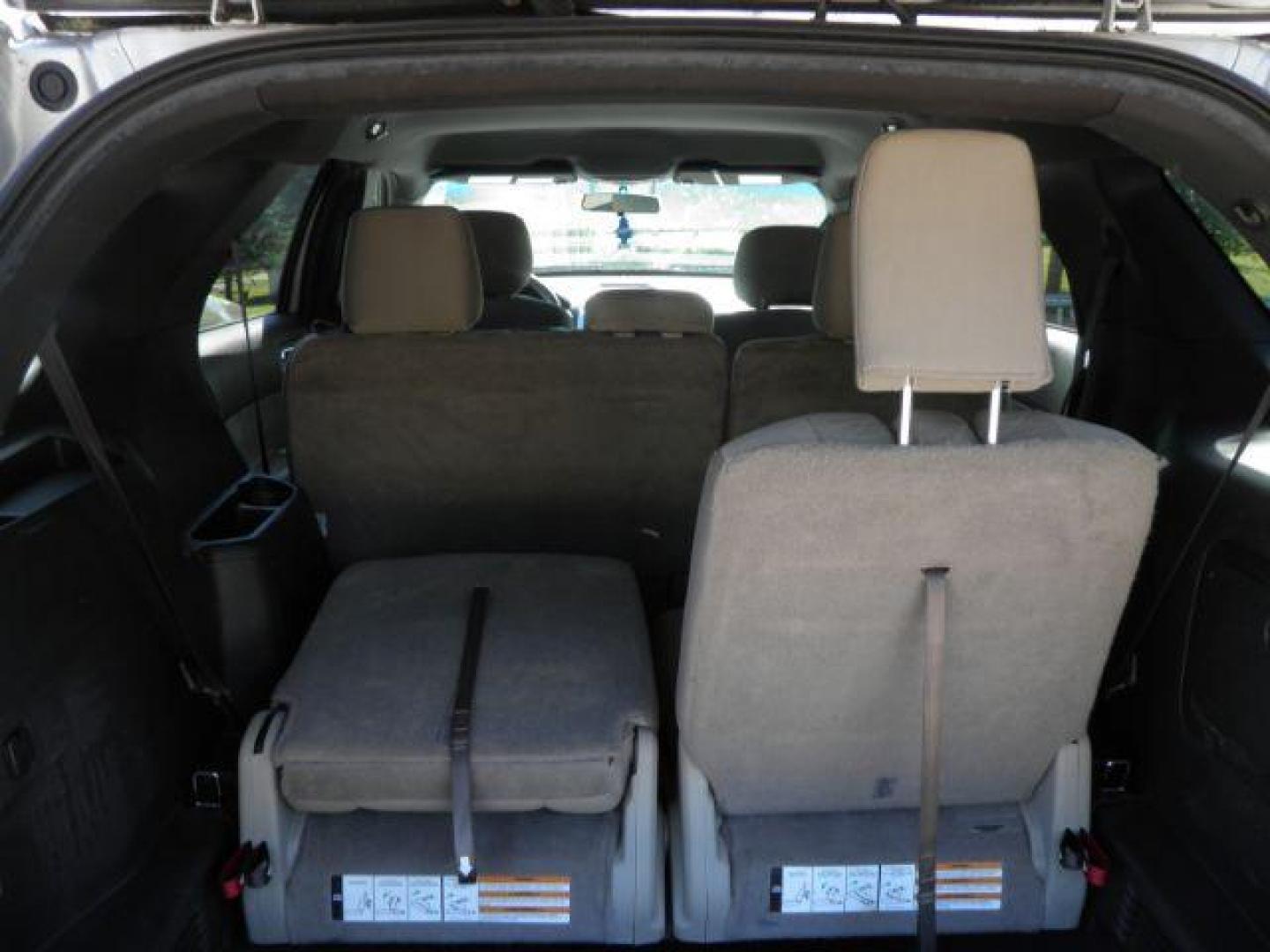 2015 SILVER Ford Explorer Base 4WD (1FM5K8B82FG) with an 3.5L V6 engine, AT transmission, located at 19521 New George's Creek Rd SW, Barton, MD, 21521, (301) 463-2404, 39.524323, -79.017906 - Photo#4