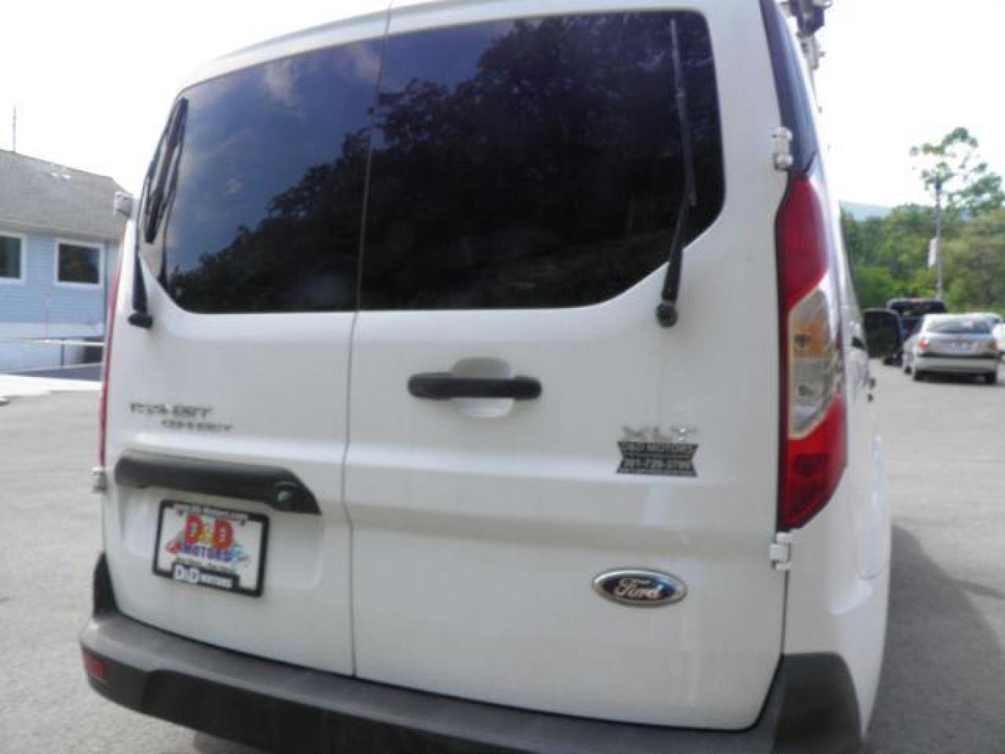 2015 White /Charcoal Black Ford Transit Connect XLT LWB (NM0LS7F79F1) with an 2.5L I4 engine, AT transmission, located at 15520 McMullen Hwy SW, Belair, MD, 21502, (301) 729-3700, 39.581375, -78.846451 - FOR A BETTER PRICE CALL PAUL AT 301-268-8150 - Photo#13
