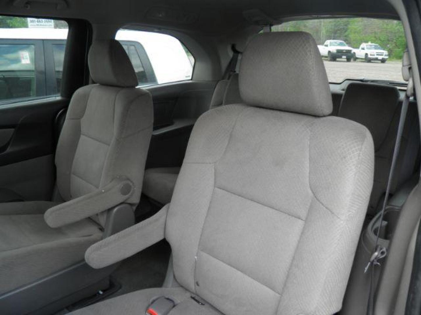 2015 SILVER Honda Odyssey LX (5FNRL5H25FB) with an 3.5L V6 engine, AT transmission, located at 15520 McMullen Hwy SW, Belair, MD, 21502, (301) 729-3700, 39.581375, -78.846451 - Photo#3