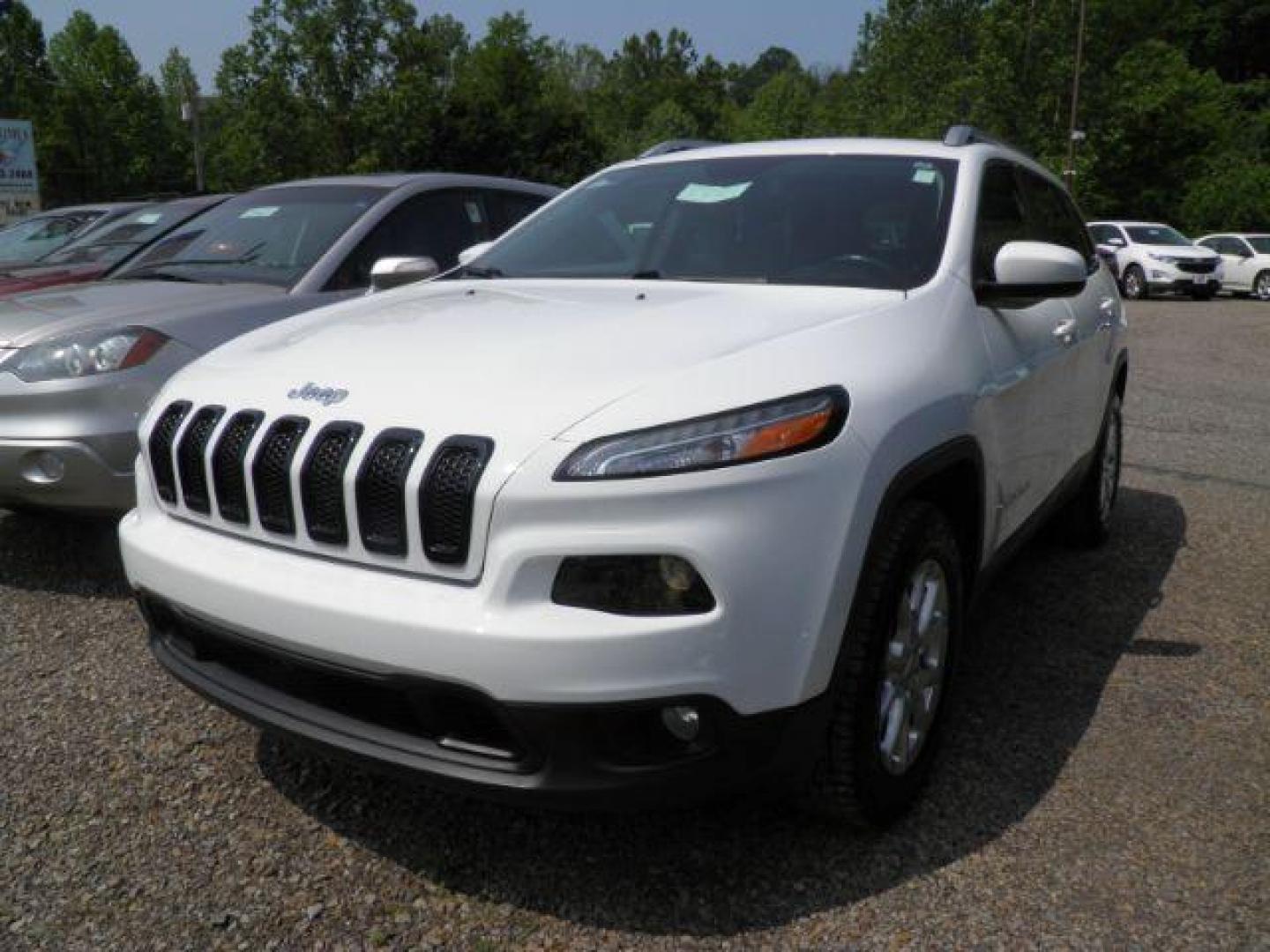 2015 WHITE Jeep Cherokee Latitude (1C4PJMCBXFW) with an 2.4L L4 engine, located at 19521 New George's Creek Rd SW, Barton, MD, 21521, (301) 463-2404, 39.524323, -79.017906 - Photo#0