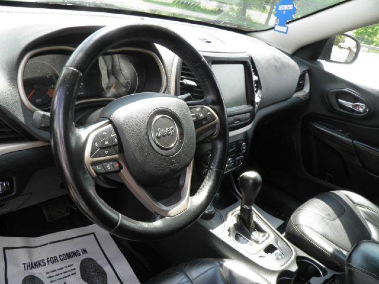 2015 GRAY Jeep Cherokee Limited (1C4PJMDB4FW) with an 2.4L L4 engine, AT transmission, located at 19521 New George's Creek Rd SW, Barton, MD, 21521, (301) 463-2404, 39.524323, -79.017906- Photo#2