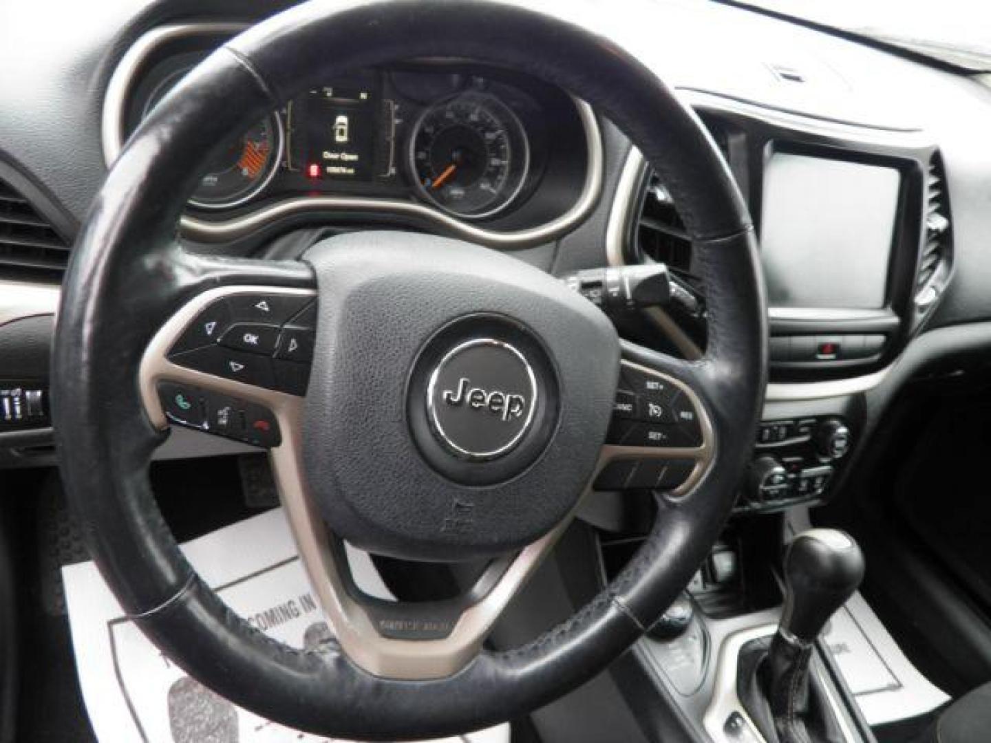 2015 GRAY Jeep Cherokee Latitude 4WD (1C4PJMCS8FW) with an 3.2L V6 engine, AT transmission, located at 19521 New George's Creek Rd SW, Barton, MD, 21521, (301) 463-2404, 39.524323, -79.017906 - Photo#2