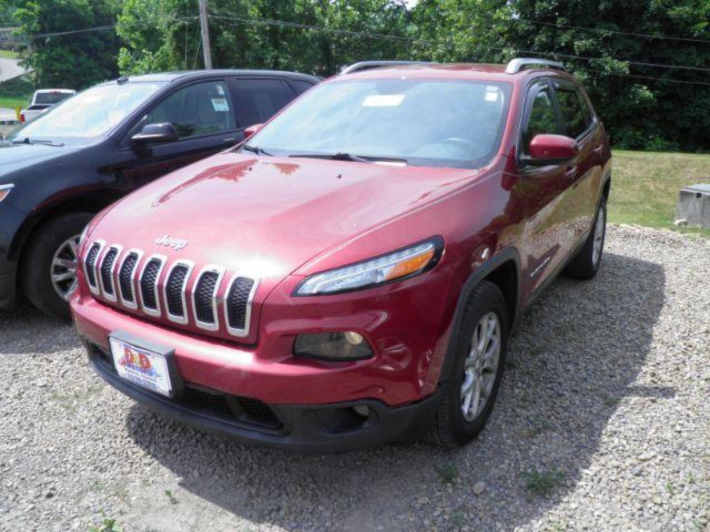 2015 RED Jeep Cherokee Latitude 4WD (1C4PJMCB2FW) with an 2.4L L4 engine, AT transmission, located at 19521 New George's Creek Rd SW, Barton, MD, 21521, (301) 463-2404, 39.524323, -79.017906 - Photo#0