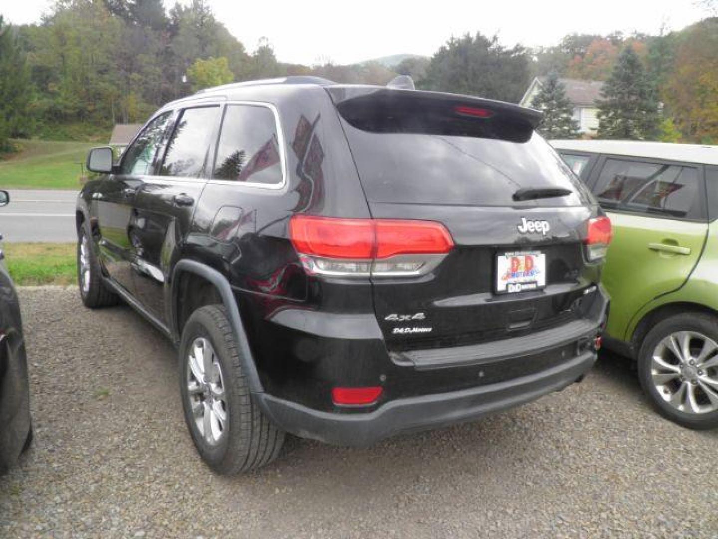 2015 BLACK Jeep Grand Cherokee Laredo 4WD (1C4RJFAG0FC) with an 3.6L V6 engine, AT transmission, located at 19521 New George's Creek Rd SW, Barton, MD, 21521, (301) 463-2404, 39.524323, -79.017906 - Photo#5