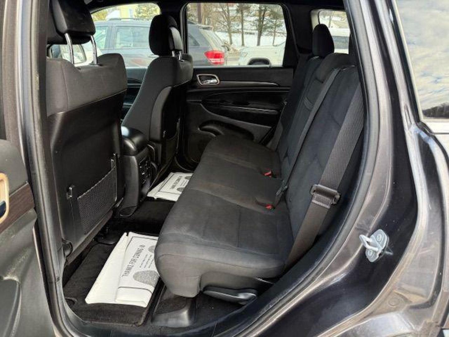 2015 GRAY Jeep Grand Cherokee Laredo (1C4RJFAG3FC) with an 3.6L V6 engine, AT transmission, located at 19521 New George's Creek Rd SW, Barton, MD, 21521, (301) 463-2404, 39.524323, -79.017906 - Photo#3