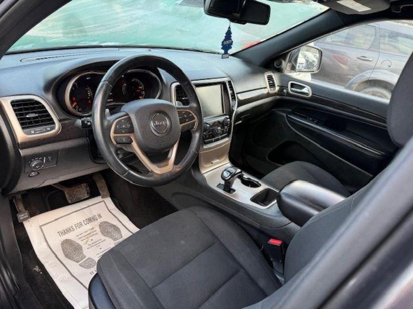 2015 GRAY Jeep Grand Cherokee Laredo (1C4RJFAG3FC) with an 3.6L V6 engine, AT transmission, located at 19521 New George's Creek Rd SW, Barton, MD, 21521, (301) 463-2404, 39.524323, -79.017906 - Photo#4