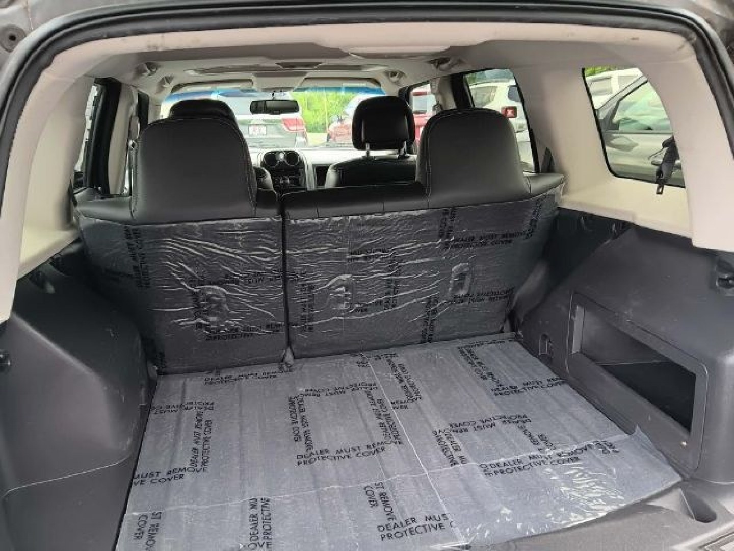 2015 GRAY Jeep Patriot High Altitude Edition (1C4NJRFB8FD) with an 2.4L L4 engine, AT transmission, located at 15520 McMullen Hwy SW, Belair, MD, 21502, (301) 729-3700, 39.581375, -78.846451- Photo#3