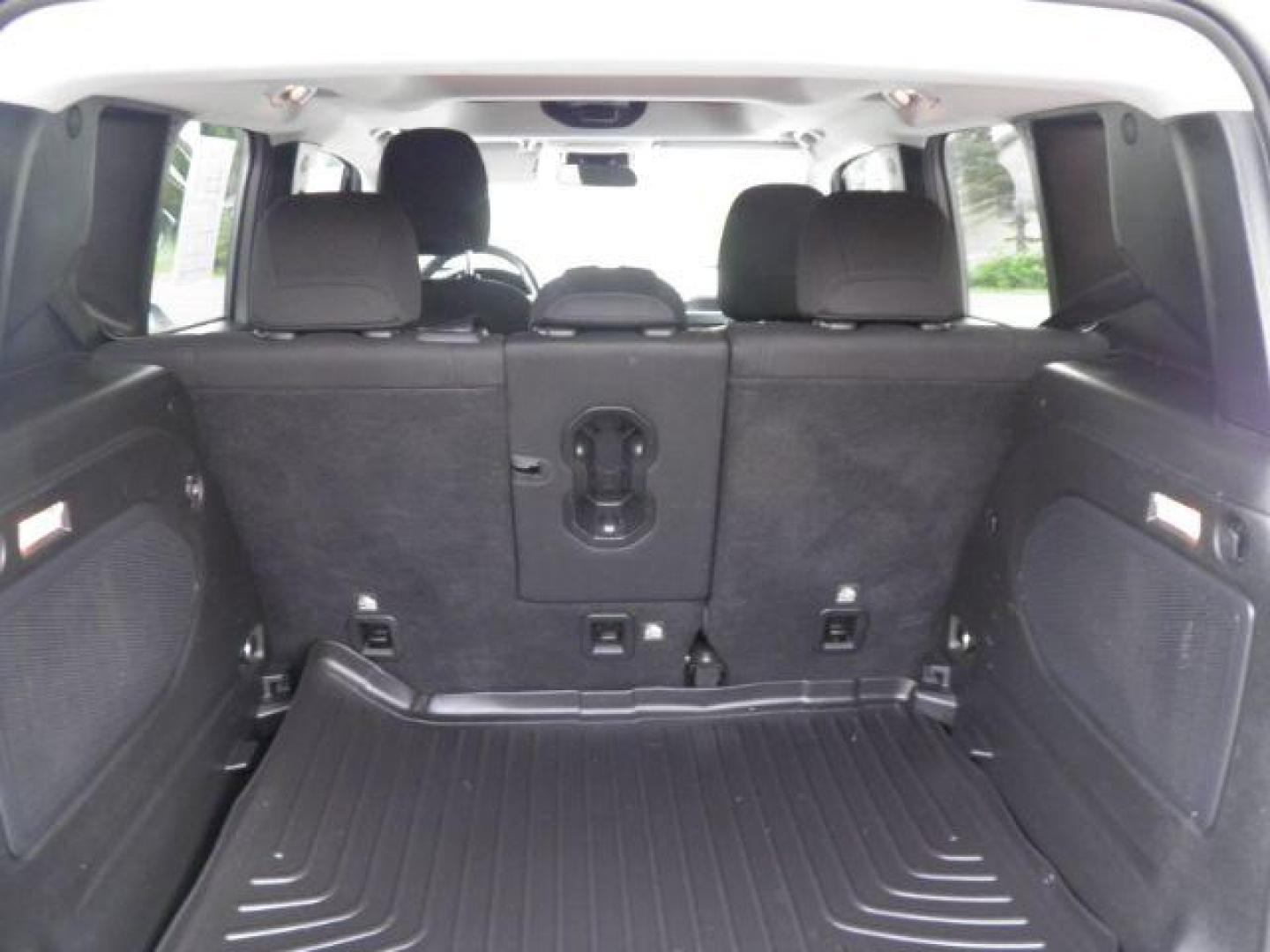 2015 Silver Jeep Renegade Latitude (ZACCJBBT1FP) with an 2.4L I4 engine, located at 19521 New George's Creek Rd SW, Barton, MD, 21521, (301) 463-2404, 39.524323, -79.017906 - Photo#4