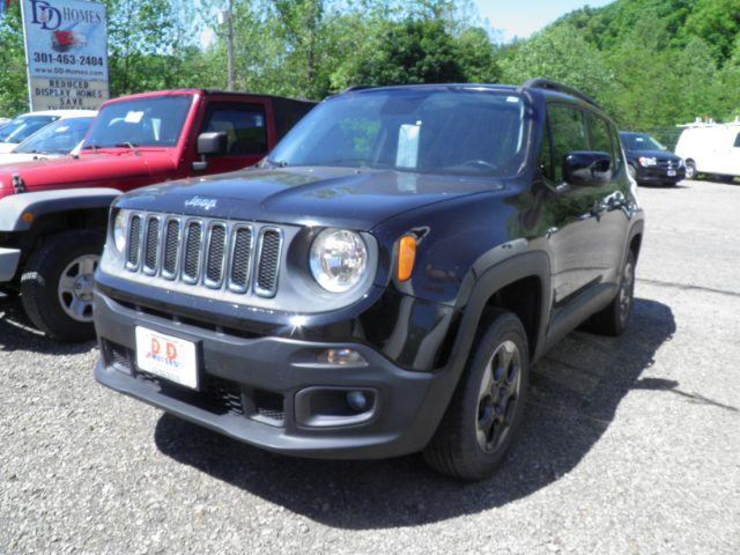 2015 Black Jeep Renegade Latitude (ZACCJBBH7FP) with an 2.4L I4 engine, MAN transmission, located at 19521 New George's Creek Rd SW, Barton, MD, 21521, (301) 463-2404, 39.524323, -79.017906- Photo#0