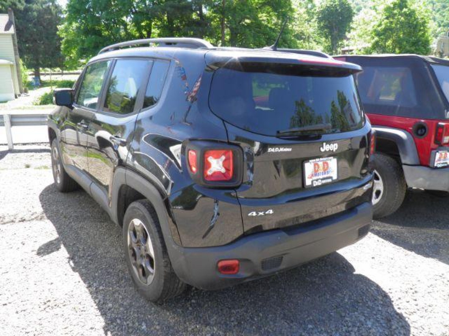 2015 Black Jeep Renegade Latitude (ZACCJBBH7FP) with an 2.4L I4 engine, MAN transmission, located at 19521 New George's Creek Rd SW, Barton, MD, 21521, (301) 463-2404, 39.524323, -79.017906- Photo#5