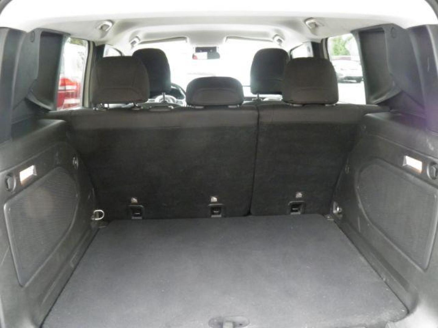 2015 White Jeep Renegade Latitude (ZACCJBBT0FP) with an 2.4L I4 engine, AT transmission, located at 15520 McMullen Hwy SW, Belair, MD, 21502, (301) 729-3700, 39.581375, -78.846451 - Photo#4
