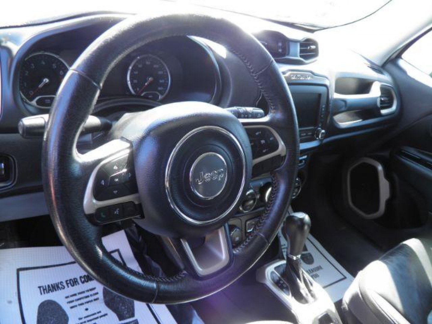 2015 WHITE Jeep Renegade Limited (ZACCJBDT8FP) with an 2.4L L4 engine, AT transmission, located at 19521 New George's Creek Rd SW, Barton, MD, 21521, (301) 463-2404, 39.524323, -79.017906- Photo#2