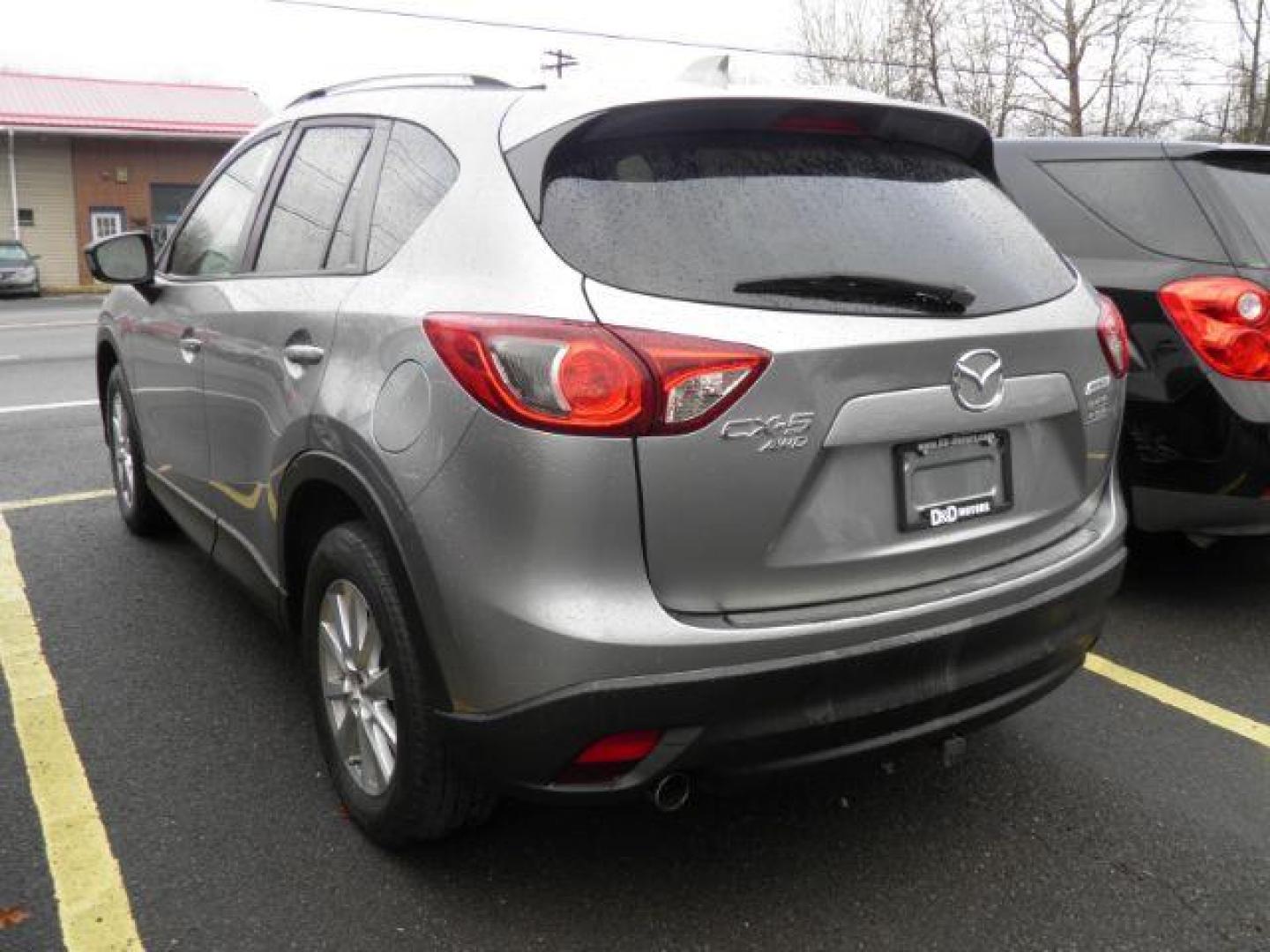 2015 Gray Mazda CX-5 Touring (JM3KE4CY9F0) with an 2.5L I4 engine, AT transmission, located at 19521 New George's Creek Rd SW, Barton, MD, 21521, (301) 463-2404, 39.524323, -79.017906 - Photo#5