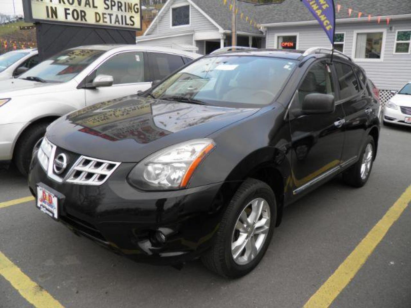 2015 BLACK NISSAN ROGUE S AWD (JN8AS5MV1FW) with an 2.5 L4 engine, AT transmission, located at 15520 McMullen Hwy SW, Belair, MD, 21502, (301) 729-3700, 39.581375, -78.846451 - Photo#0