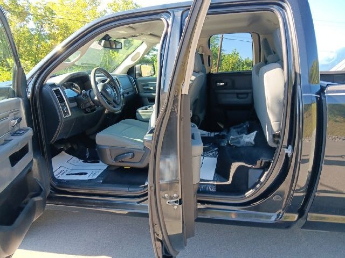 2015 BLACK Ram 1500 SLT (1C6RR6GT4FS) with an 3.6L V6 engine, AT transmission, located at 15520 McMullen Hwy SW, Belair, MD, 21502, (301) 729-3700, 39.581375, -78.846451- Photo#2