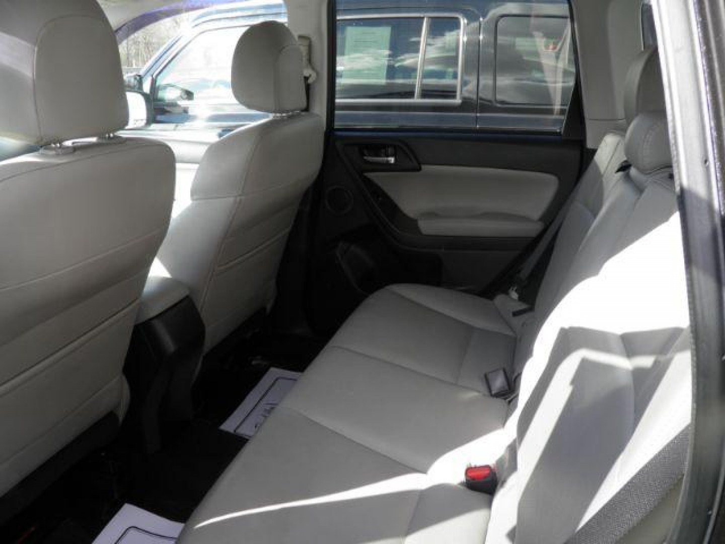 2015 Gray Subaru Forester 2.5i Limited (JF2SJARC5FH) with an 2.5L H4 engine, AT transmission, located at 15520 McMullen Hwy SW, Belair, MD, 21502, (301) 729-3700, 39.581375, -78.846451 - Photo#3