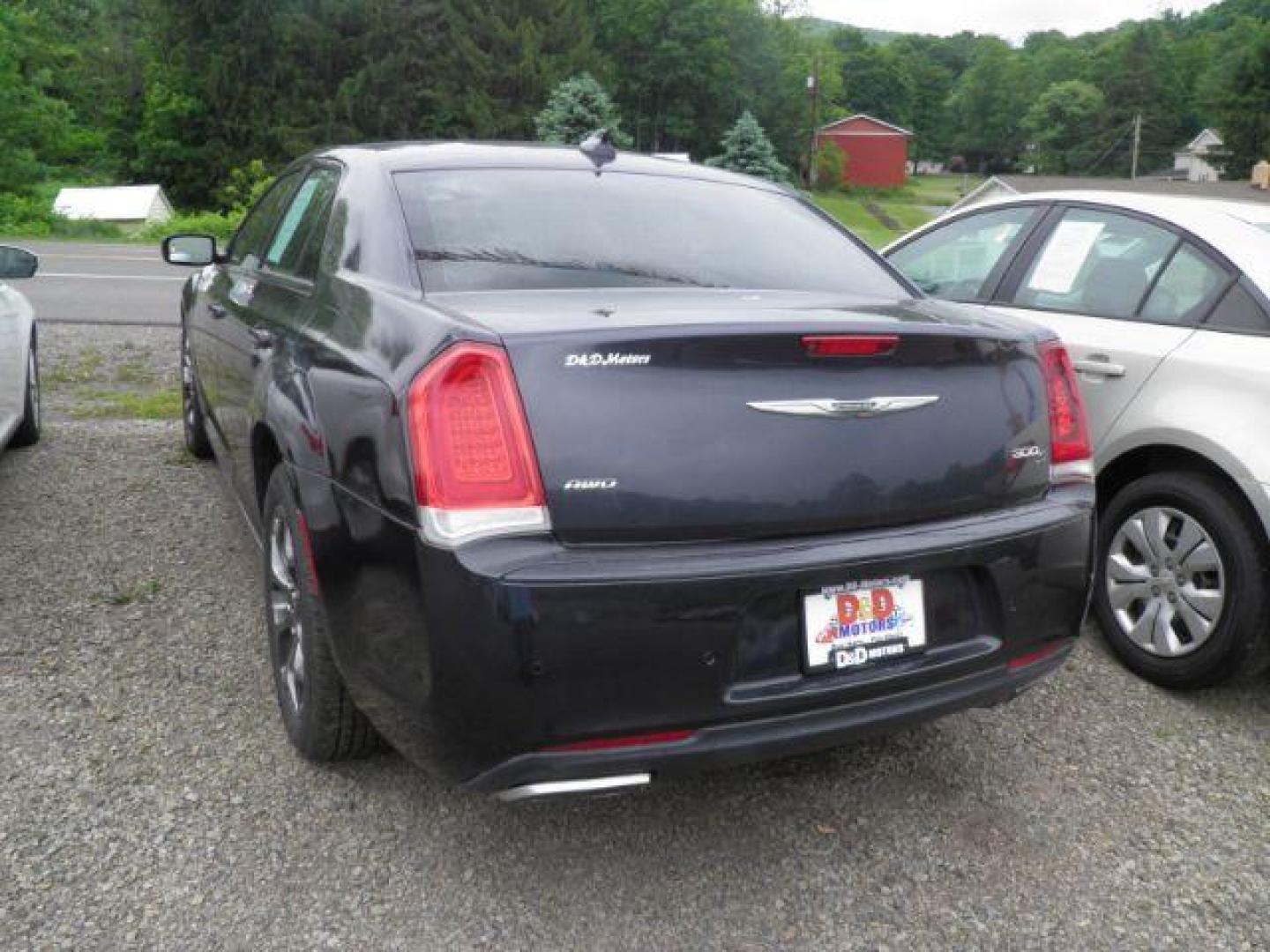 2016 Gray Chrysler 300 300S (2C3CCAGG6GH) with an 3.6L V6 engine, AT transmission, located at 19521 New George's Creek Rd SW, Barton, MD, 21521, (301) 463-2404, 39.524323, -79.017906 - Photo#4