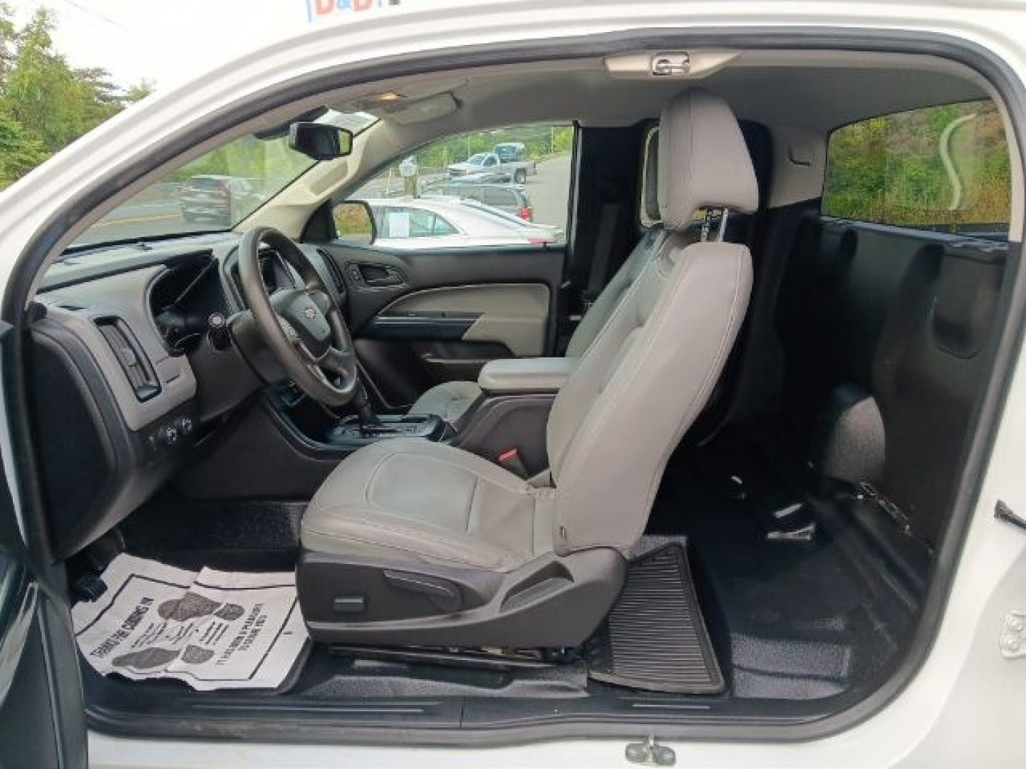2016 WHITE Chevrolet Colorado Work Truck Ext. Cab 4WD (1GCHTBEA1G1) with an 2.5 L4 engine, AT transmission, located at 15520 McMullen Hwy SW, Belair, MD, 21502, (301) 729-3700, 39.581375, -78.846451- Photo#1