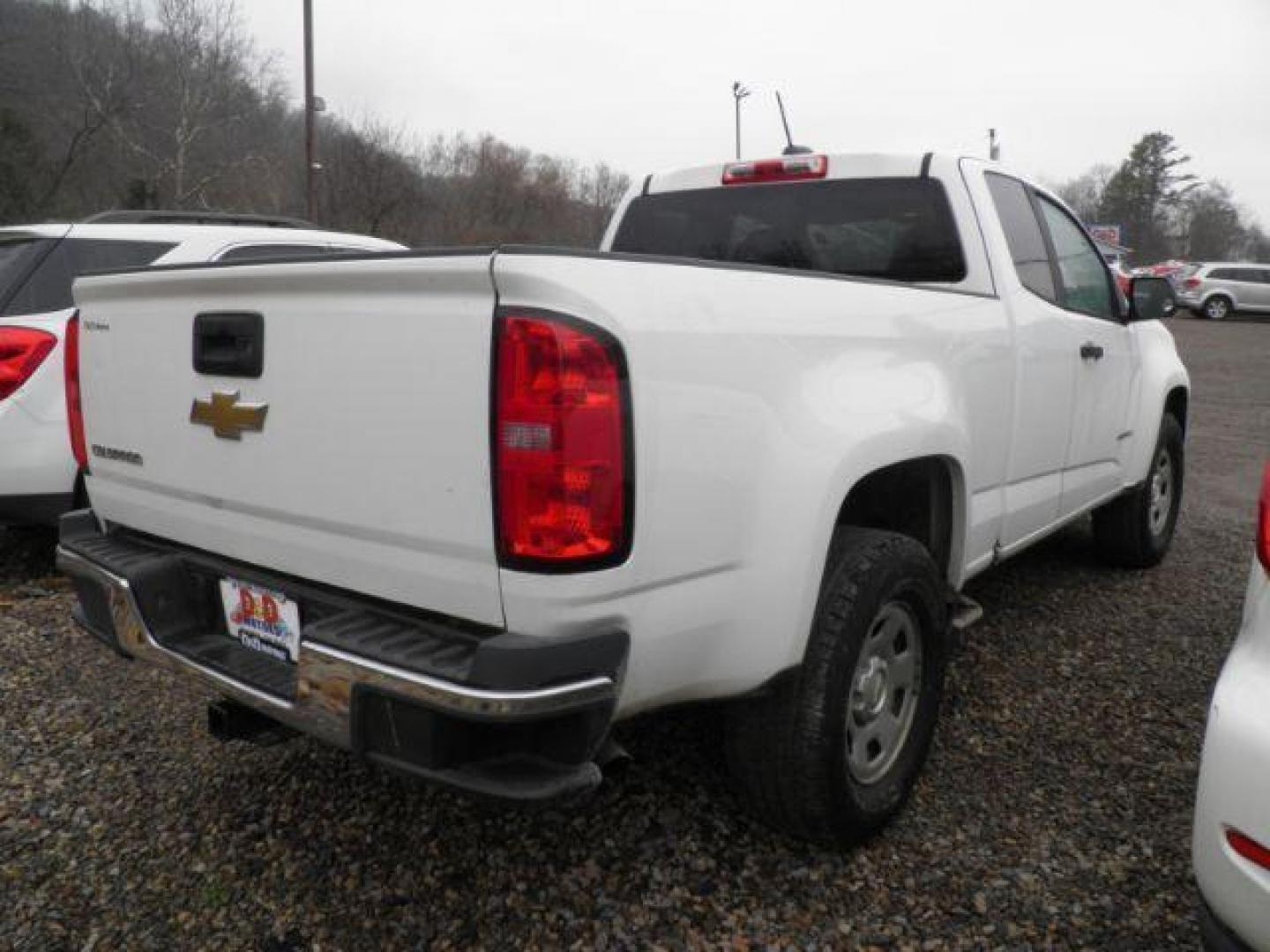 2016 WHITE Chevrolet COLORADO WORK TRUCK SHORT BED (1GCHSBEA8G1) with an 2.5 L4 engine, AT transmission, located at 15520 McMullen Hwy SW, Belair, MD, 21502, (301) 729-3700, 39.581375, -78.846451 - Photo#3