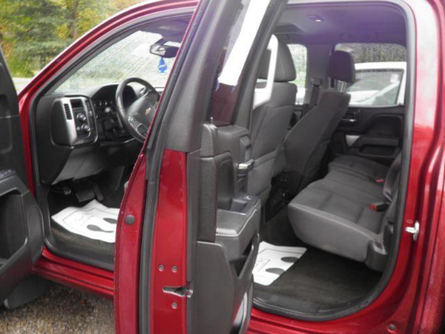 2016 Red Chevrolet Silverado 1500 1LT (1GCVKREH8GZ) with an 4.3L V6 engine, AT transmission, located at 15520 McMullen Hwy SW, Belair, MD, 21502, (301) 729-3700, 39.581375, -78.846451 - Photo#3