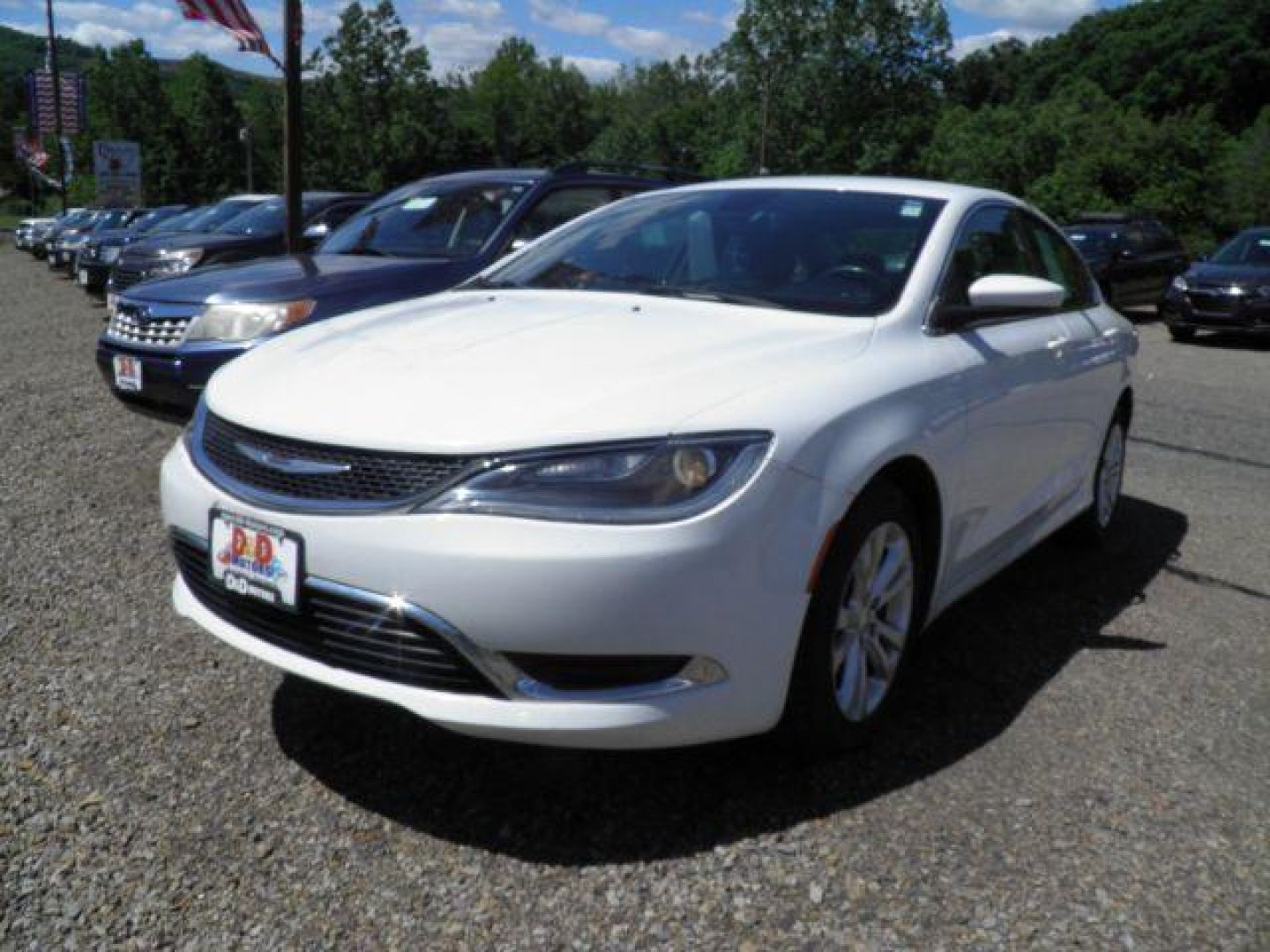 2016 WHITE Chrysler 200 Limited (1C3CCCAB4GN) with an 2.4L L4 engine, AT transmission, located at 19521 New George's Creek Rd SW, Barton, MD, 21521, (301) 463-2404, 39.524323, -79.017906- Photo#0