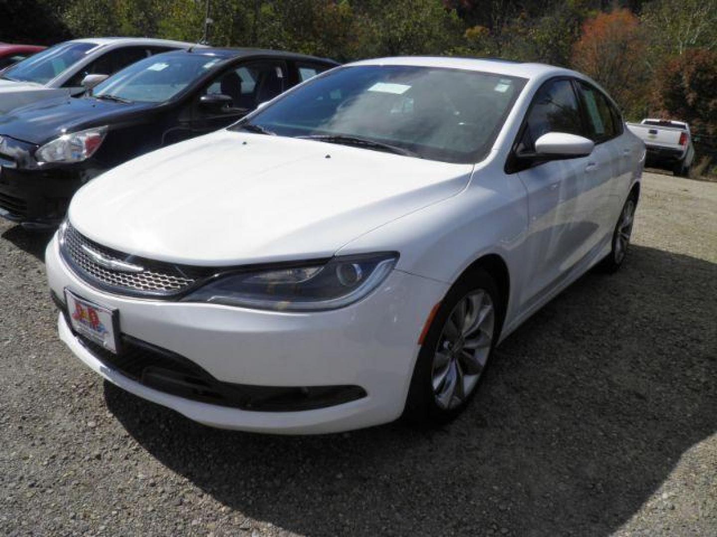 2016 WHITE Chrysler 200 S (1C3CCCBG8GN) , AT transmission, located at 19521 New George's Creek Rd SW, Barton, MD, 21521, (301) 463-2404, 39.524323, -79.017906 - Photo#0