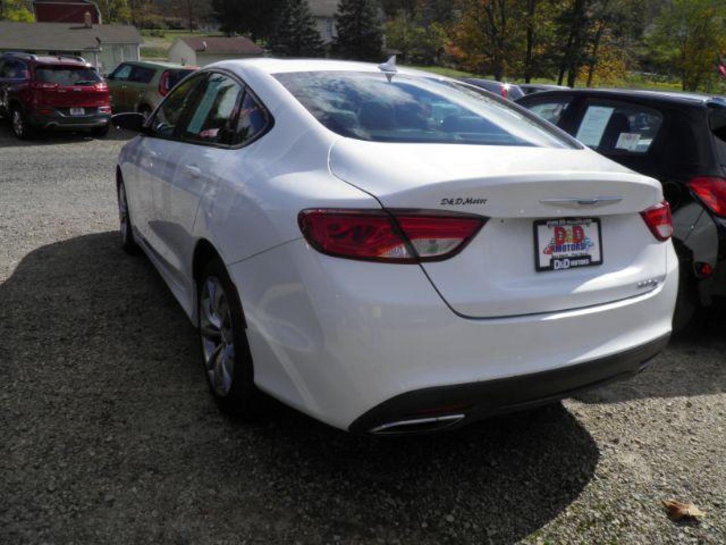 2016 WHITE Chrysler 200 S (1C3CCCBG8GN) , AT transmission, located at 19521 New George's Creek Rd SW, Barton, MD, 21521, (301) 463-2404, 39.524323, -79.017906 - Photo#4