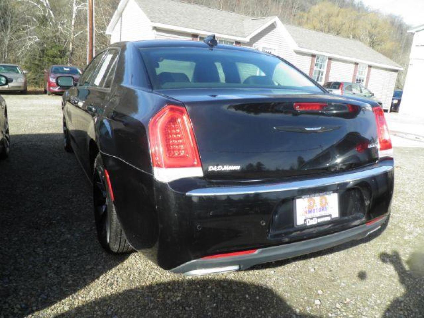 2016 BLACK Chrysler 300 Limited (2C3CCAAG3GH) with an 3.5L V6 engine, AT transmission, located at 19521 New George's Creek Rd SW, Barton, MD, 21521, (301) 463-2404, 39.524323, -79.017906 - Photo#4