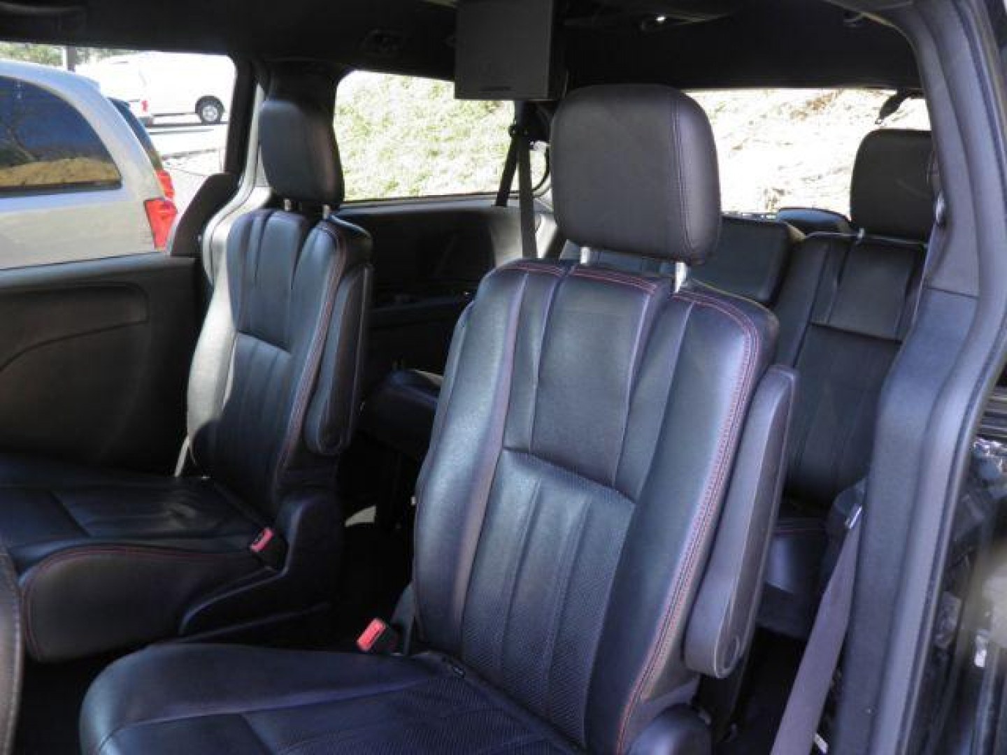 2016 BLACK Dodge Grand Caravan R/T (2C4RDGEG5GR) with an 3.6L V6 engine, AT transmission, located at 15520 McMullen Hwy SW, Belair, MD, 21502, (301) 729-3700, 39.581375, -78.846451 - Photo#3