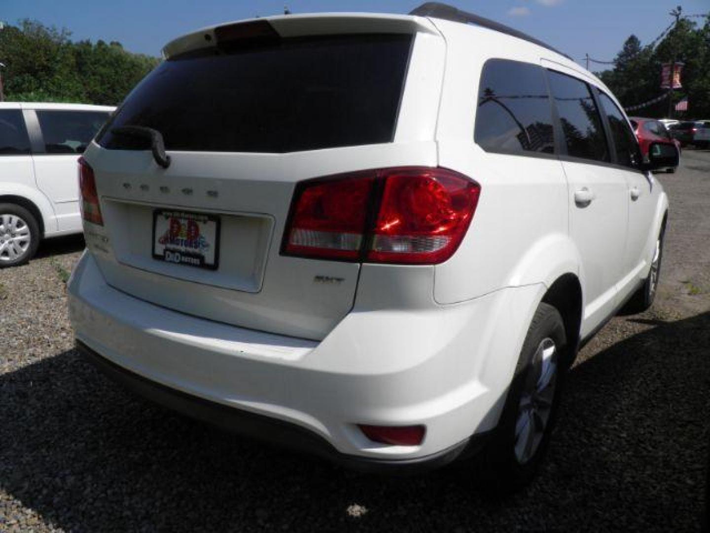 2016 WHITE Dodge Journey SXT (3C4PDCBB7GT) with an 2.4L L4 engine, AT transmission, located at 19521 New George's Creek Rd SW, Barton, MD, 21521, (301) 463-2404, 39.524323, -79.017906 - Photo#5