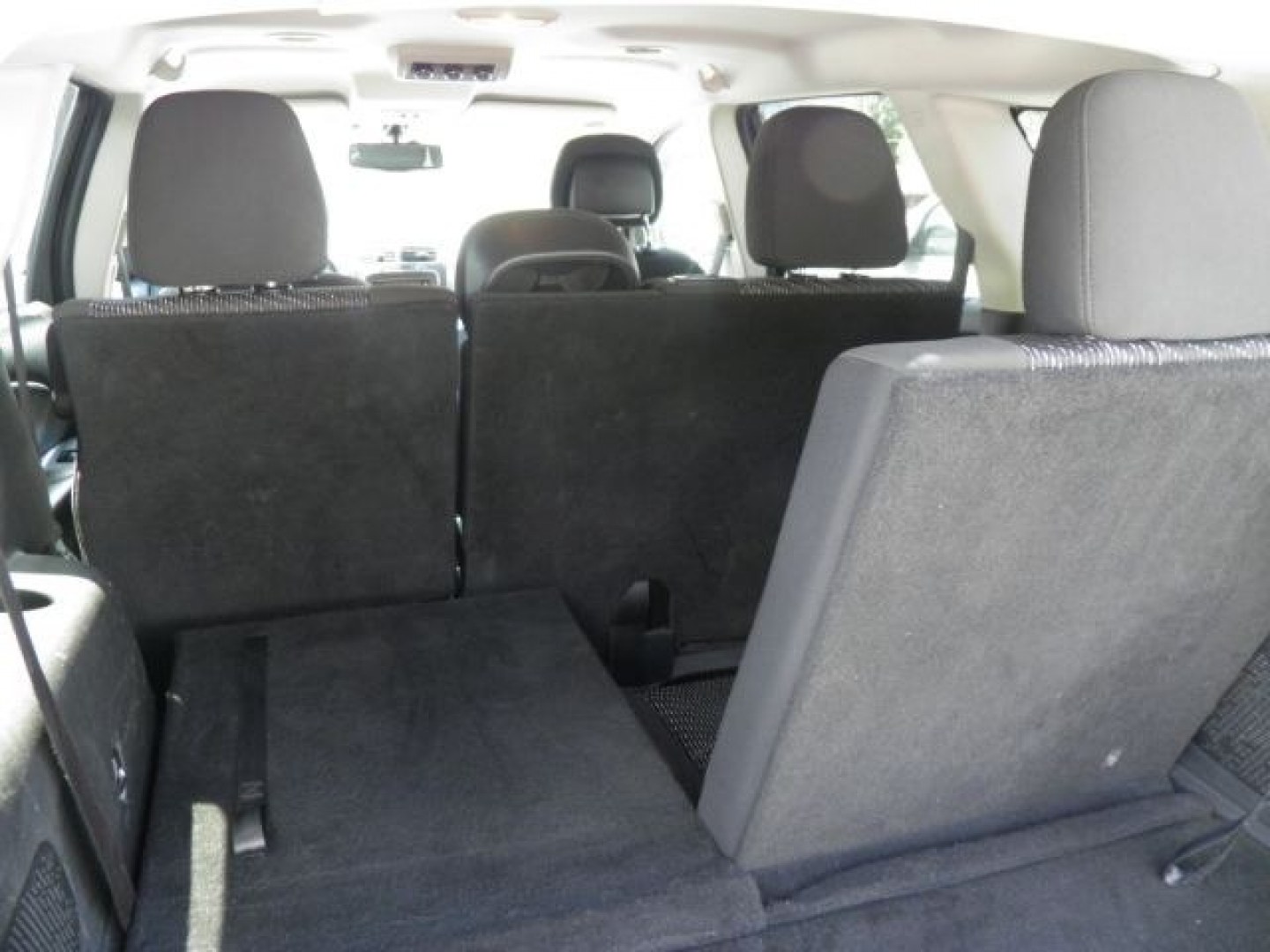 2016 GRAY Dodge Journey SE (3C4PDCAB0GT) with an 2.4L L4 engine, AT transmission, located at 15520 McMullen Hwy SW, Belair, MD, 21502, (301) 729-3700, 39.581375, -78.846451- Photo#5