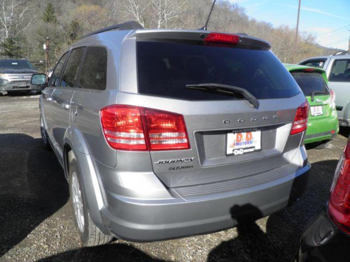 2016 GRAY Dodge Journey SE (3C4PDCAB9GT) with an 2.4L L4 engine, AT transmission, located at 15520 McMullen Hwy SW, Belair, MD, 21502, (301) 729-3700, 39.581375, -78.846451 - Photo#6