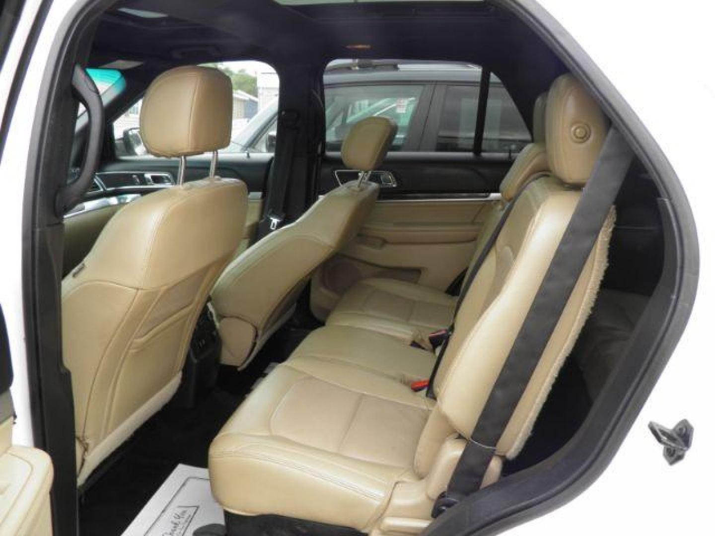 2016 White Ford Explorer Limited (1FM5K8F87GG) with an 3.5L V6 engine, AT transmission, located at 15520 McMullen Hwy SW, Belair, MD, 21502, (301) 729-3700, 39.581375, -78.846451 - Photo#3