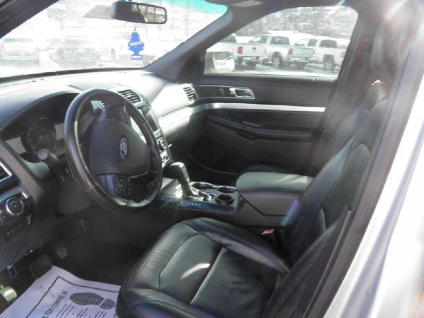 2016 SILVER Ford Explorer XLT FWD (1FM5K7D81GG) with an 3.5L V6 engine, AT transmission, located at 19521 New George's Creek Rd SW, Barton, MD, 21521, (301) 463-2404, 39.524323, -79.017906 - Photo#1