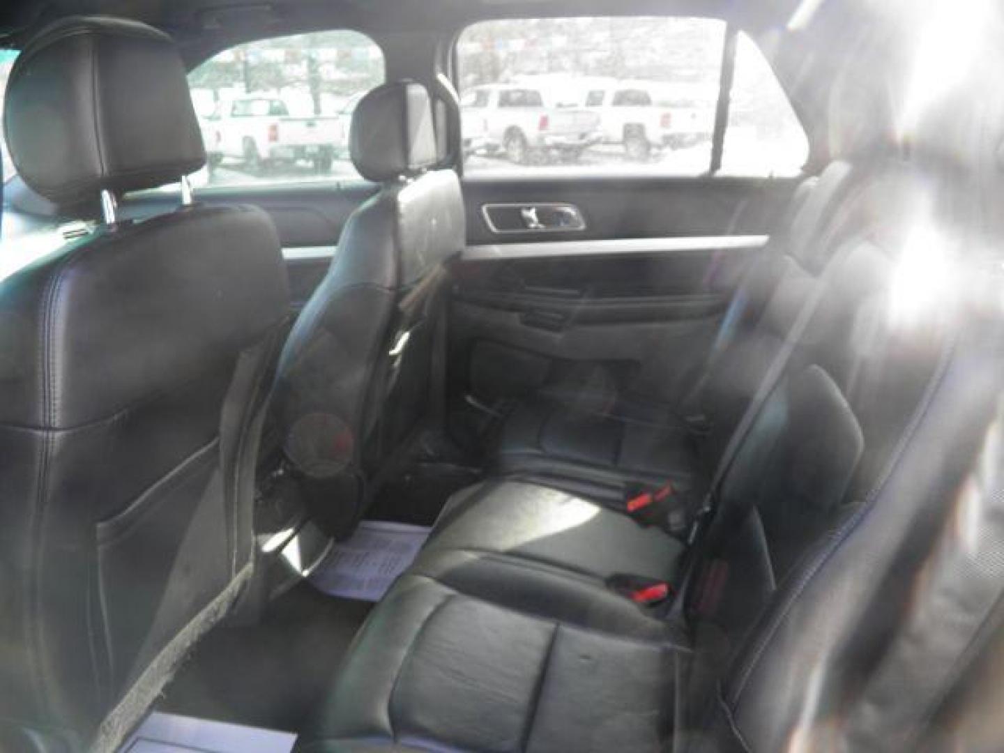 2016 SILVER Ford Explorer XLT FWD (1FM5K7D81GG) with an 3.5L V6 engine, AT transmission, located at 19521 New George's Creek Rd SW, Barton, MD, 21521, (301) 463-2404, 39.524323, -79.017906 - Photo#3