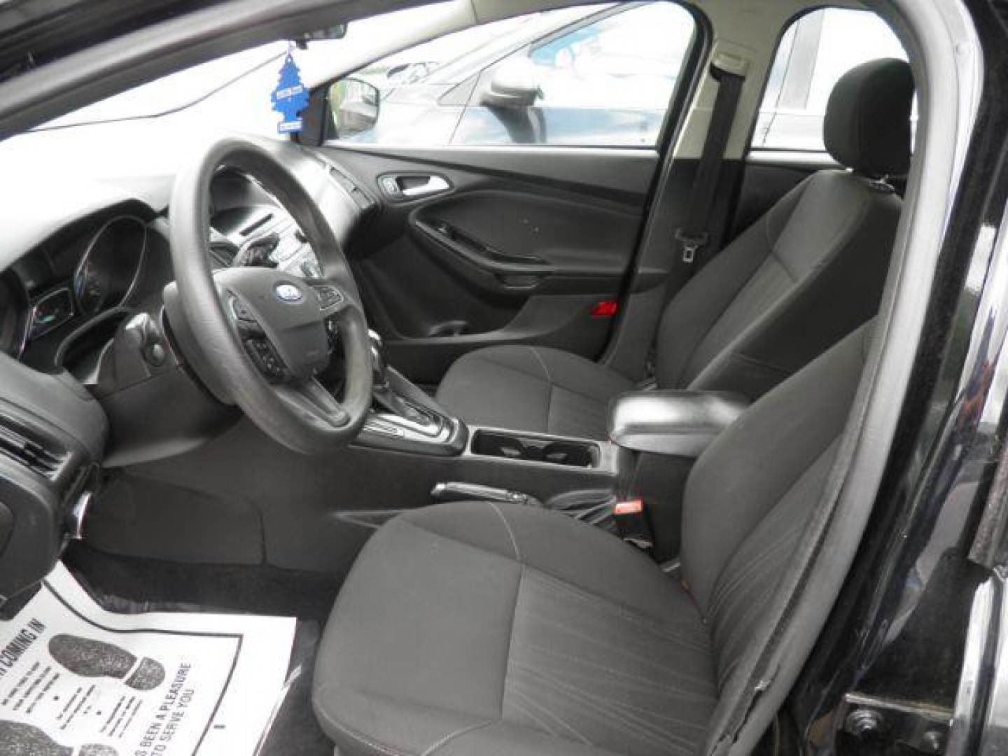 2016 BLACK Ford Focus SE Hatch (1FADP3K29GL) with an 2.0L L4 engine, AT transmission, located at 19521 New George's Creek Rd SW, Barton, MD, 21521, (301) 463-2404, 39.524323, -79.017906- Photo#1
