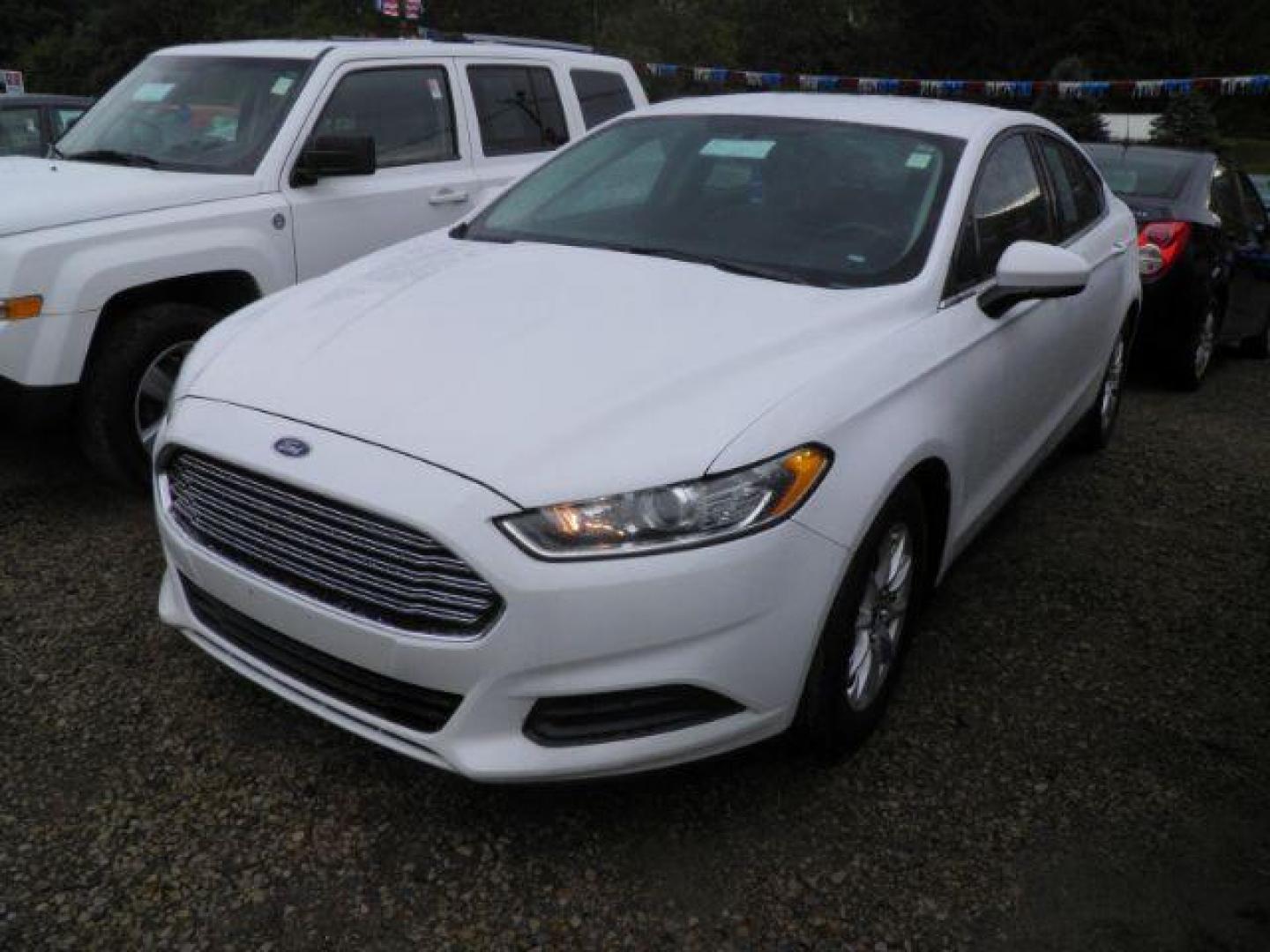 2016 WHITE Ford Fusion S (1FA6P0G74G5) with an 2.5 L4 engine, AT transmission, located at 19521 New George's Creek Rd SW, Barton, MD, 21521, (301) 463-2404, 39.524323, -79.017906 - Photo#0