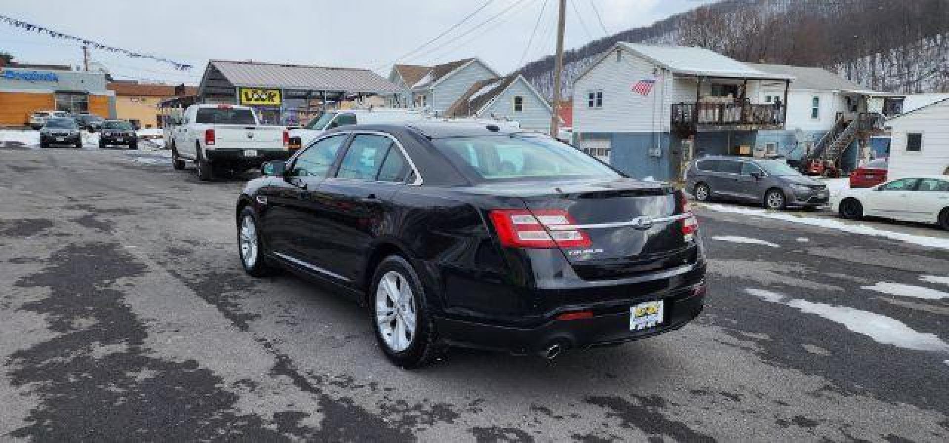 2016 Black /Cloth Ford Taurus SE (1FAHP2D81GG) with an 3.5L V6 engine, AT transmission, located at 15520 McMullen Hwy SW, Belair, MD, 21502, (301) 729-3700, 39.581375, -78.846451 - FOR A BETTER PRICE CALL PAUL AT 301-268-8150 - Photo#7