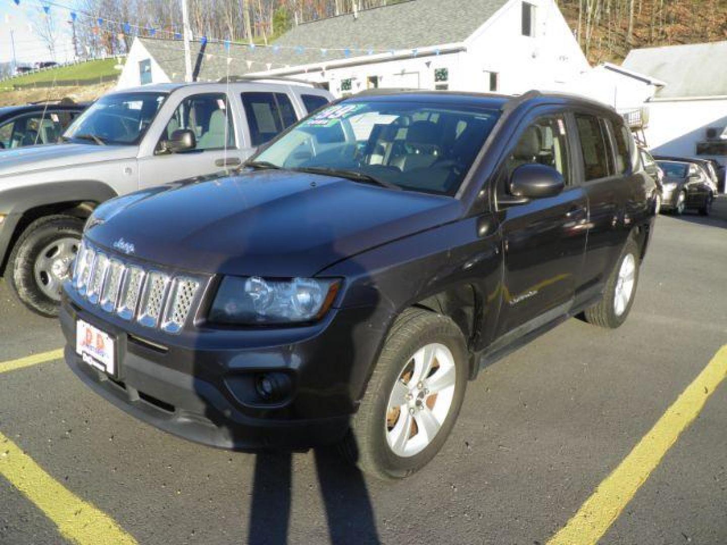 2016 GRAY JEEP COMPASS Latitude 4WD (1C4NJDEB7GD) with an 2.4L L4 engine, AT transmission, located at 15520 McMullen Hwy SW, Belair, MD, 21502, (301) 729-3700, 39.581375, -78.846451 - Photo#0