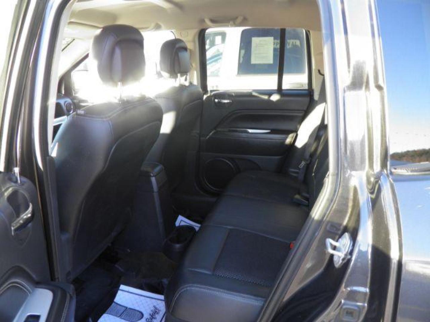 2016 GRAY JEEP COMPASS Latitude 4WD (1C4NJDEB7GD) with an 2.4L L4 engine, AT transmission, located at 15520 McMullen Hwy SW, Belair, MD, 21502, (301) 729-3700, 39.581375, -78.846451 - Photo#3