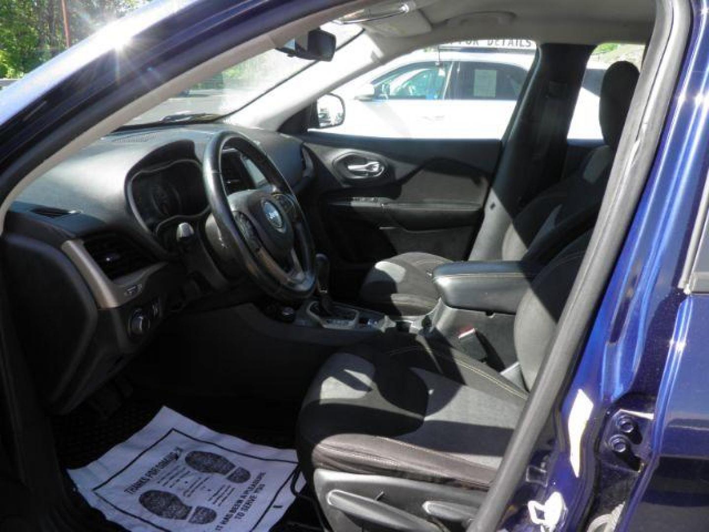 2016 Blue Jeep Cherokee Sport (1C4PJMAB8GW) with an 3.2L V6 engine, AT transmission, located at 15520 McMullen Hwy SW, Belair, MD, 21502, (301) 729-3700, 39.581375, -78.846451 - Photo#1