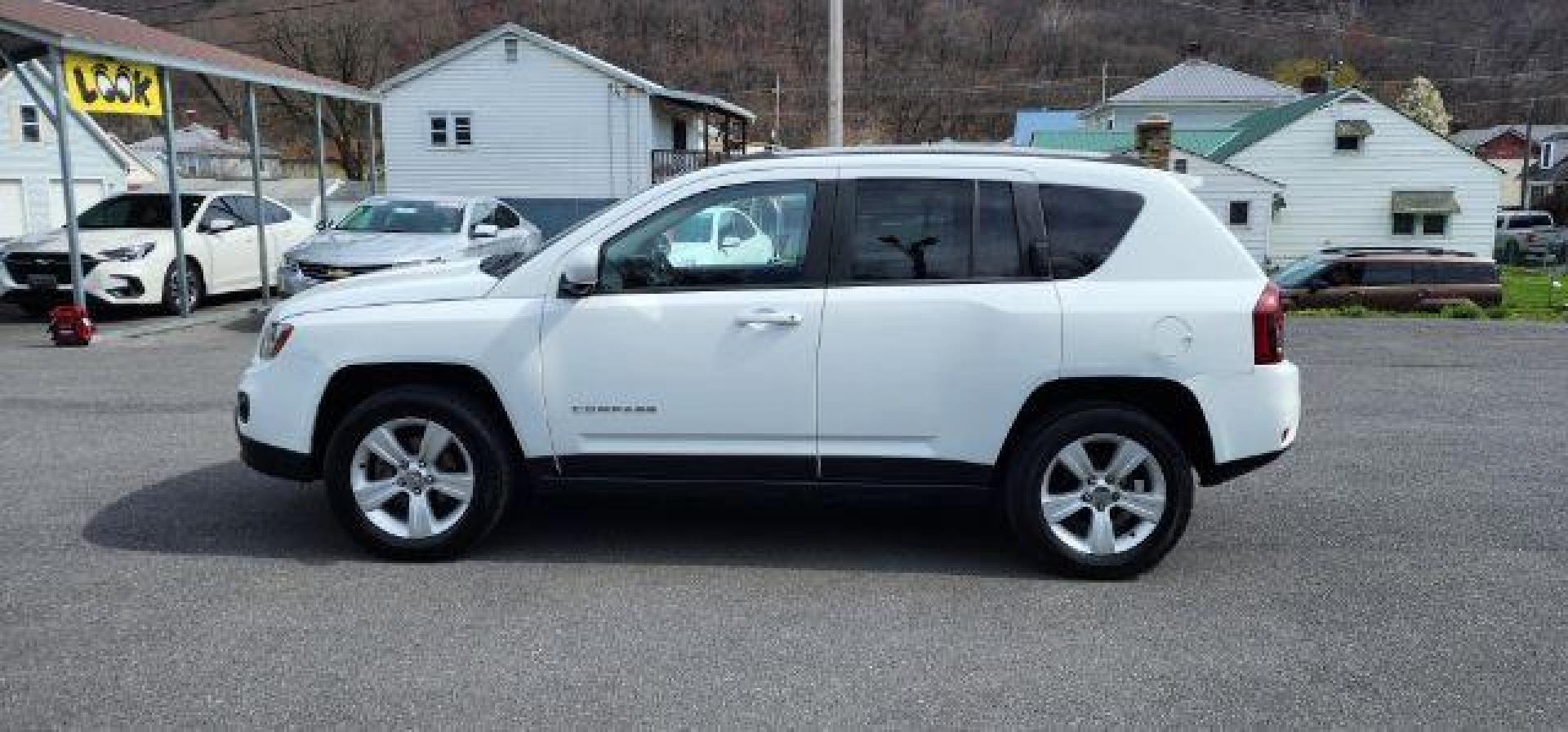 2016 WHITE /Dark Slate Gray/Light Pebble Beige, vinyl/cloth Jeep Compass Latitude 4WD (1C4NJDEB8GD) with an 2.4L L4 engine, AT transmission, located at 15520 McMullen Hwy SW, Belair, MD, 21502, (301) 729-3700, 39.581375, -78.846451 - Photo#3