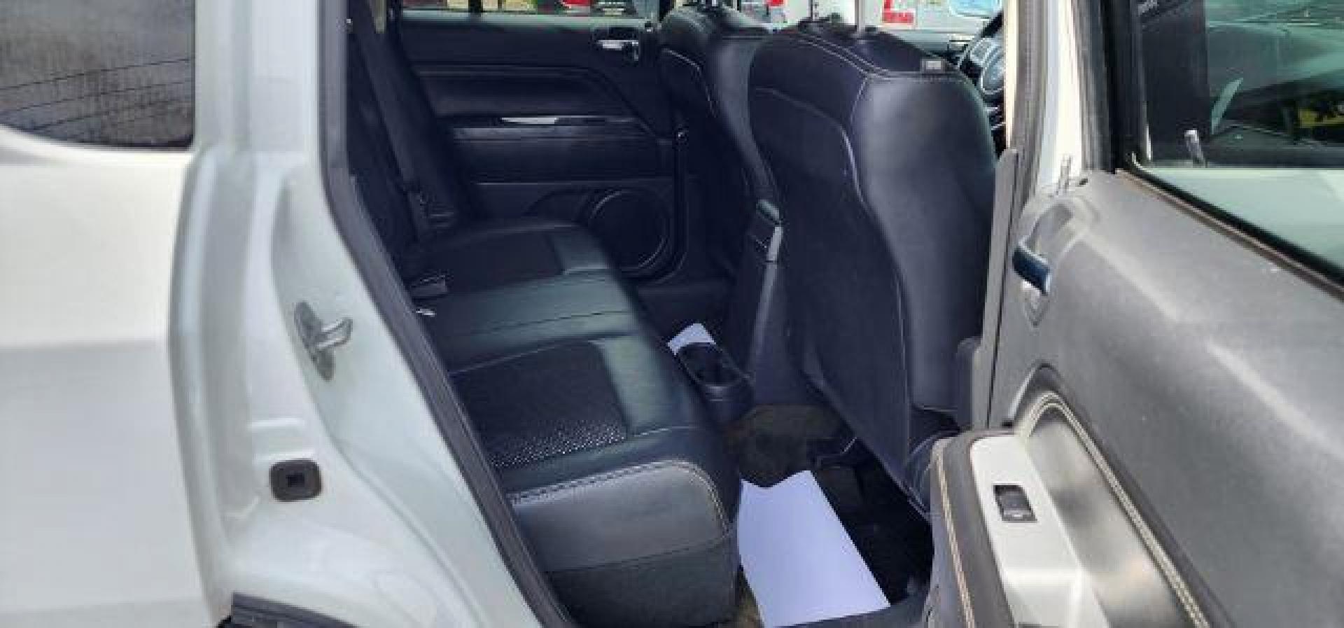 2016 WHITE /Dark Slate Gray/Light Pebble Beige, vinyl/cloth Jeep Compass Latitude 4WD (1C4NJDEB8GD) with an 2.4L L4 engine, AT transmission, located at 15520 McMullen Hwy SW, Belair, MD, 21502, (301) 729-3700, 39.581375, -78.846451 - Photo#14