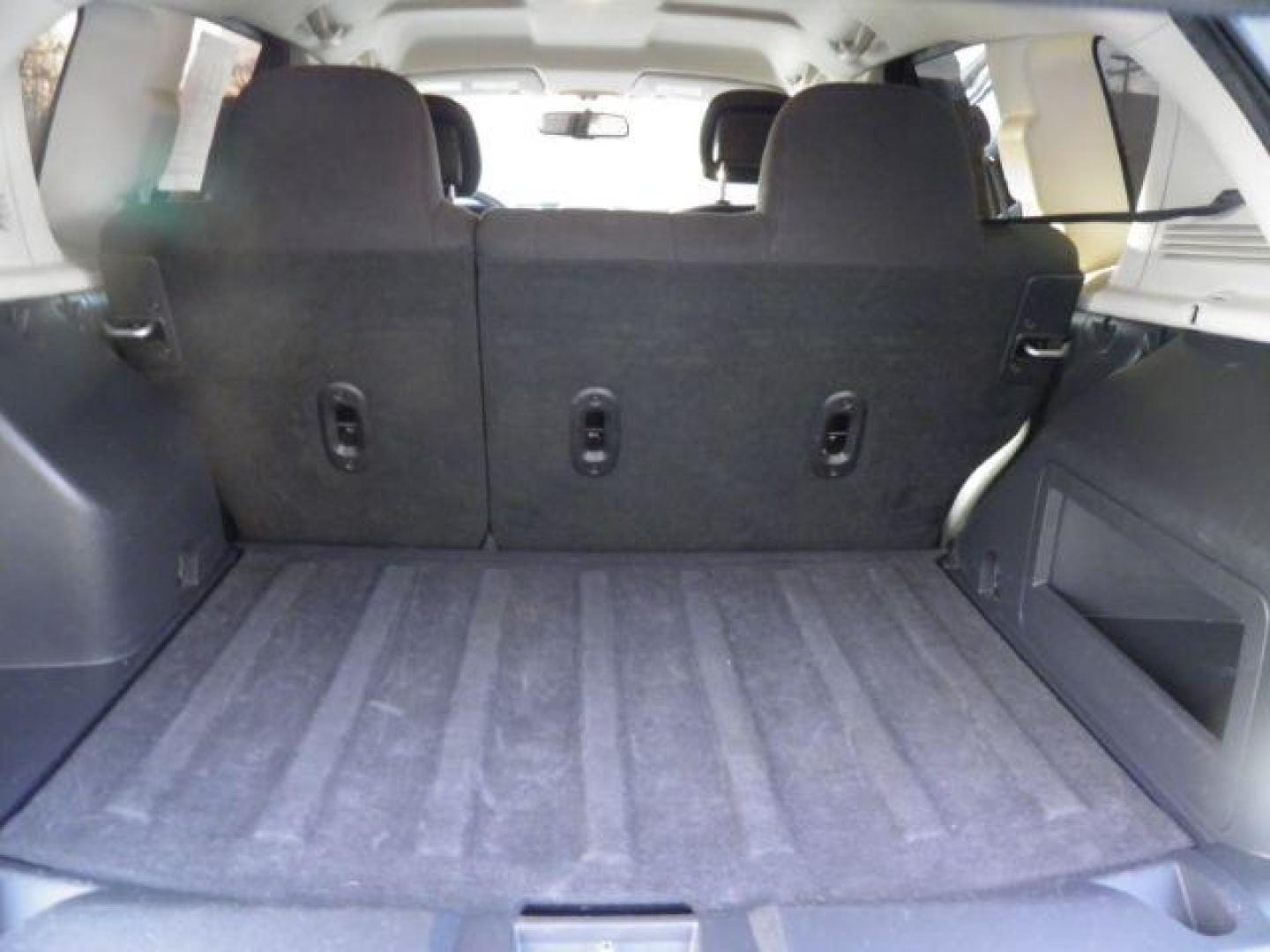 2016 White Jeep Compass Sport (1C4NJDBBXGD) with an 2.4L I4 engine, AT transmission, located at 15520 McMullen Hwy SW, Belair, MD, 21502, (301) 729-3700, 39.581375, -78.846451 - Photo#4