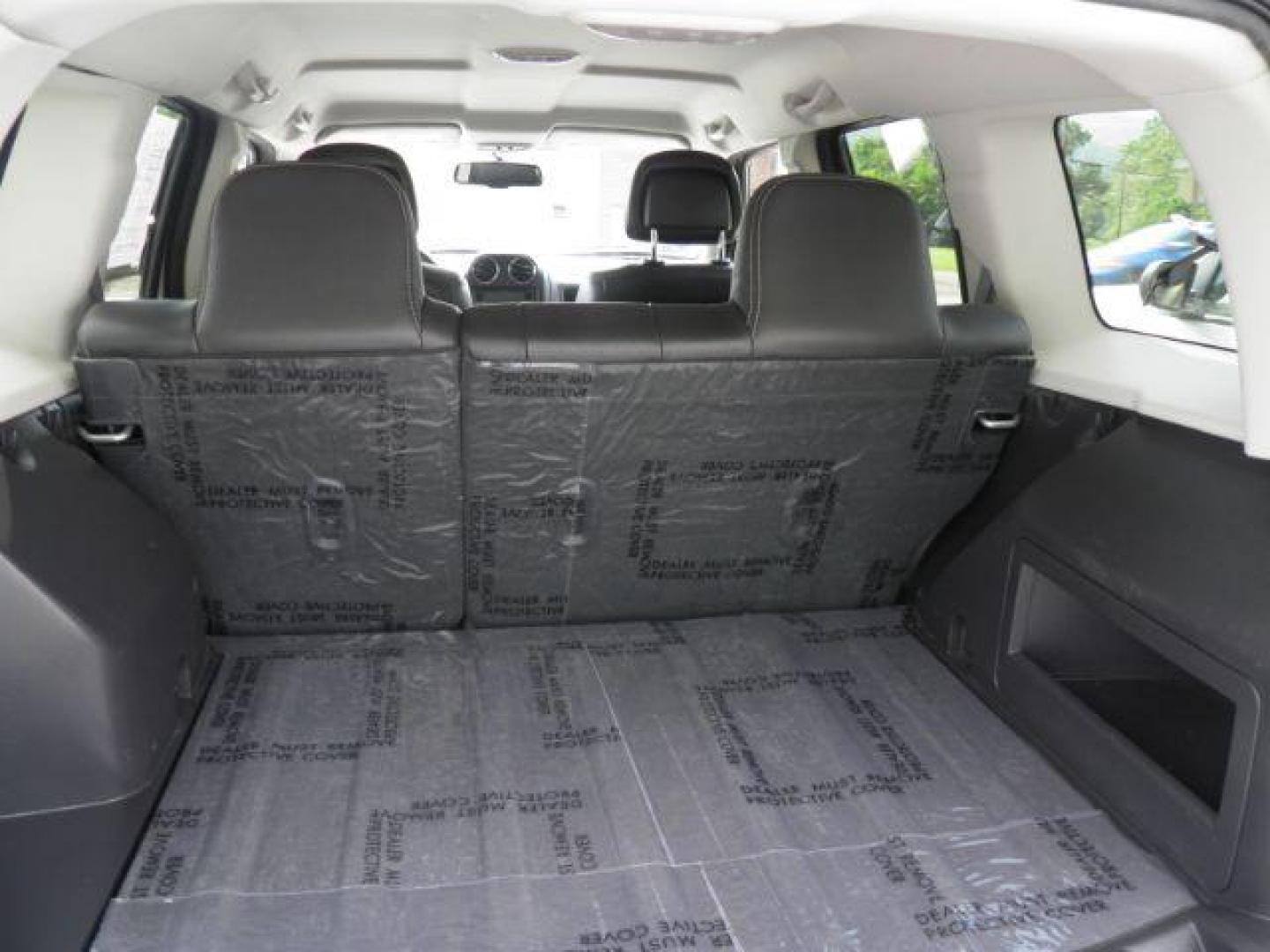 2016 Gray Jeep Patriot Sport 4WD (1C4NJRBB6GD) with an 2.4L I4 engine, AT transmission, located at 15520 McMullen Hwy SW, Belair, MD, 21502, (301) 729-3700, 39.581375, -78.846451 - Photo#4