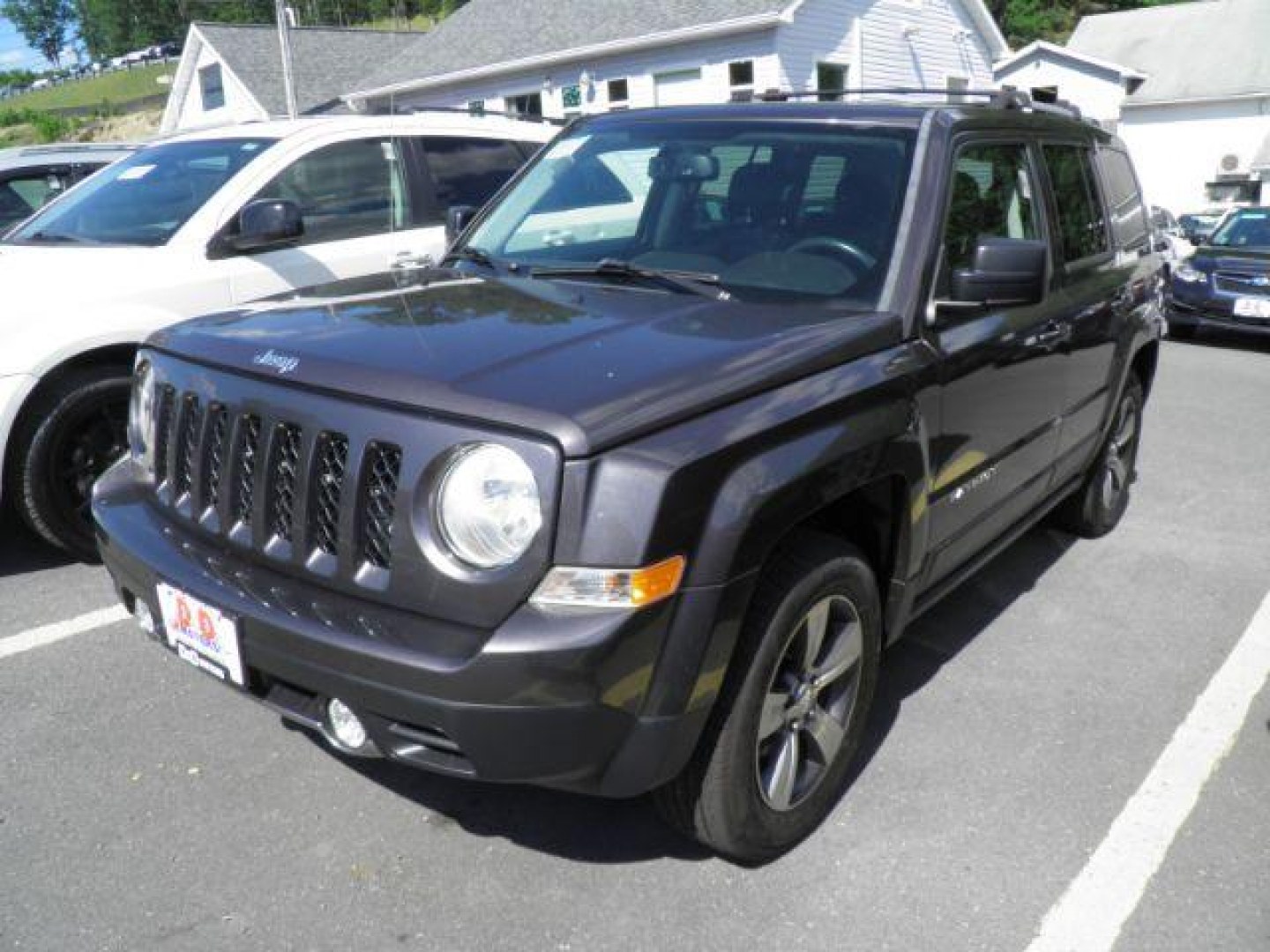 2016 GRAY Jeep Patriot Latitude 4WD (1C4NJRFB3GD) with an 2.4L L4 engine, AT transmission, located at 15520 McMullen Hwy SW, Belair, MD, 21502, (301) 729-3700, 39.581375, -78.846451- Photo#0