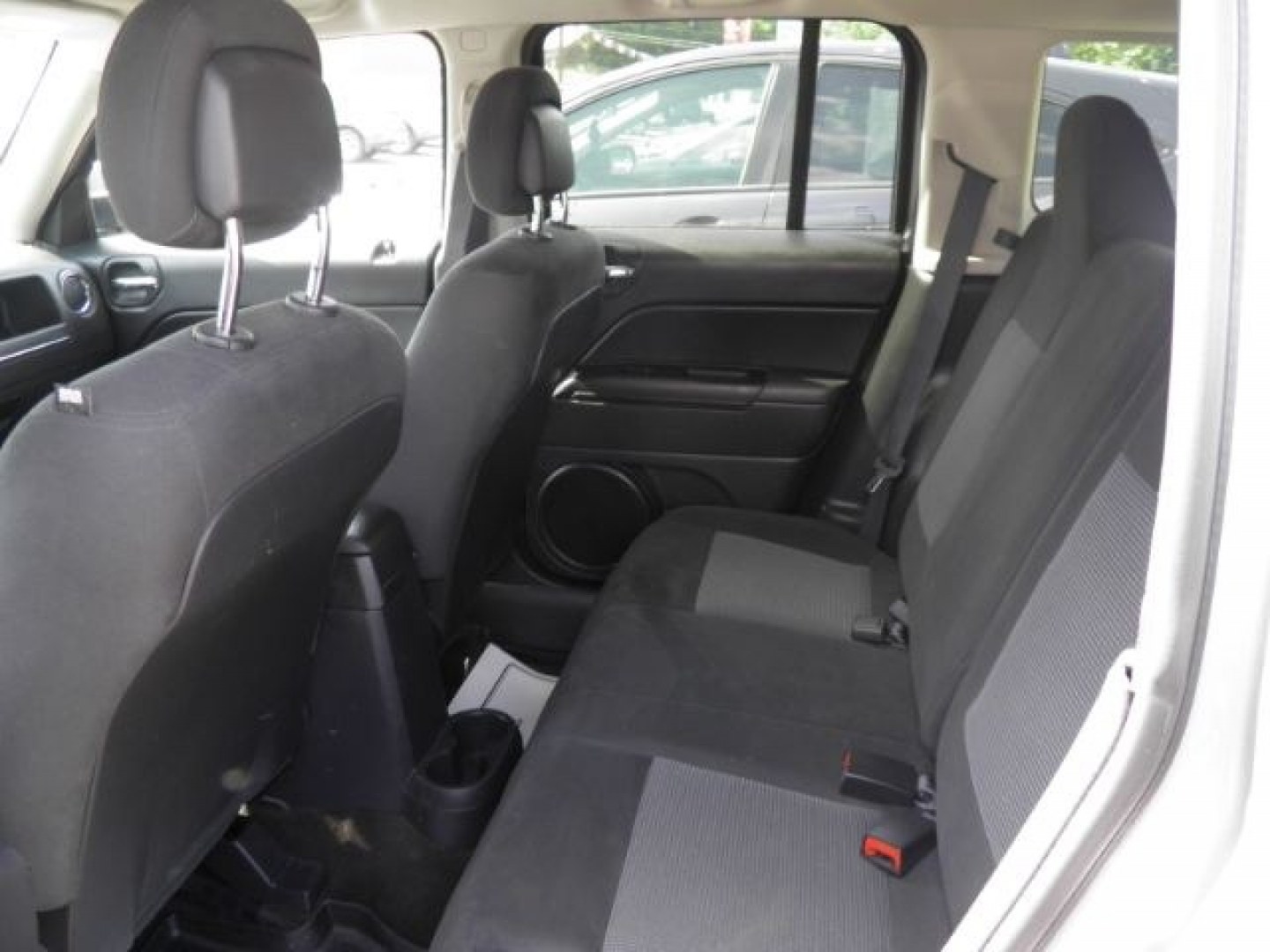 2016 SILVER Jeep Patriot Sport (1C4NJPBA3GD) with an 2.4L L4 engine, located at 19521 New George's Creek Rd SW, Barton, MD, 21521, (301) 463-2404, 39.524323, -79.017906- Photo#3