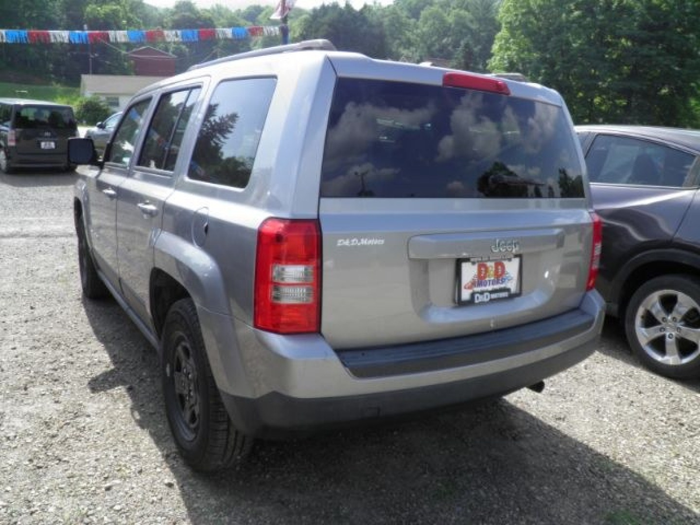 2016 SILVER Jeep Patriot Sport (1C4NJPBA3GD) with an 2.4L L4 engine, located at 19521 New George's Creek Rd SW, Barton, MD, 21521, (301) 463-2404, 39.524323, -79.017906- Photo#5
