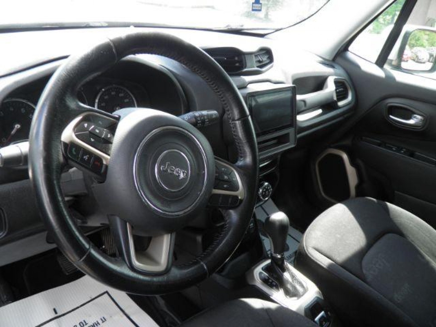 2016 SILVER Jeep Renegade Latitude (ZACCJABT2GP) with an 2.4L L4 engine, located at 19521 New George's Creek Rd SW, Barton, MD, 21521, (301) 463-2404, 39.524323, -79.017906 - Photo#2
